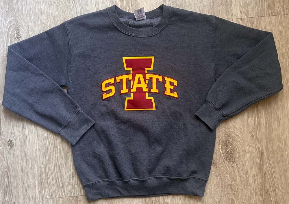 Gildan Heavy Blend Iowa State Cyclones I-State Logo Crewneck  Size Small